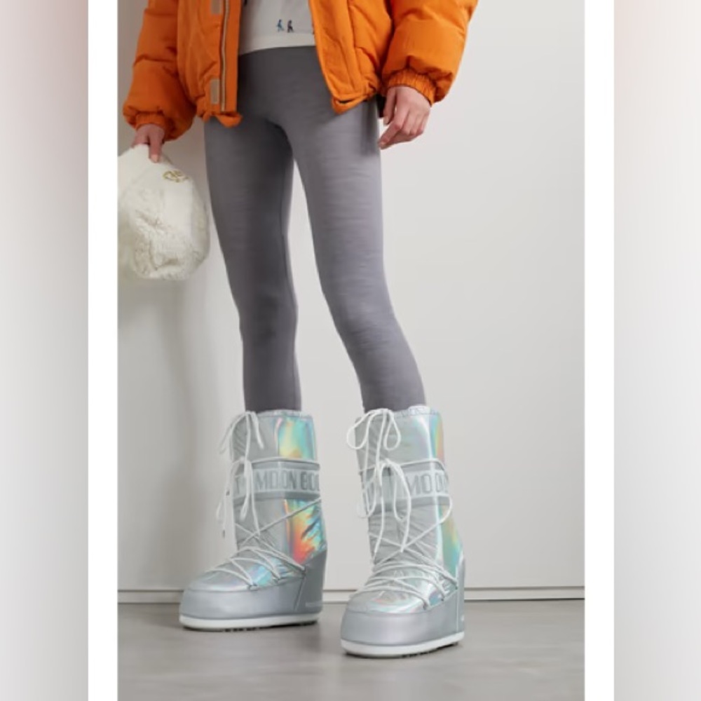 Silver metallic icon moon boot (rare)